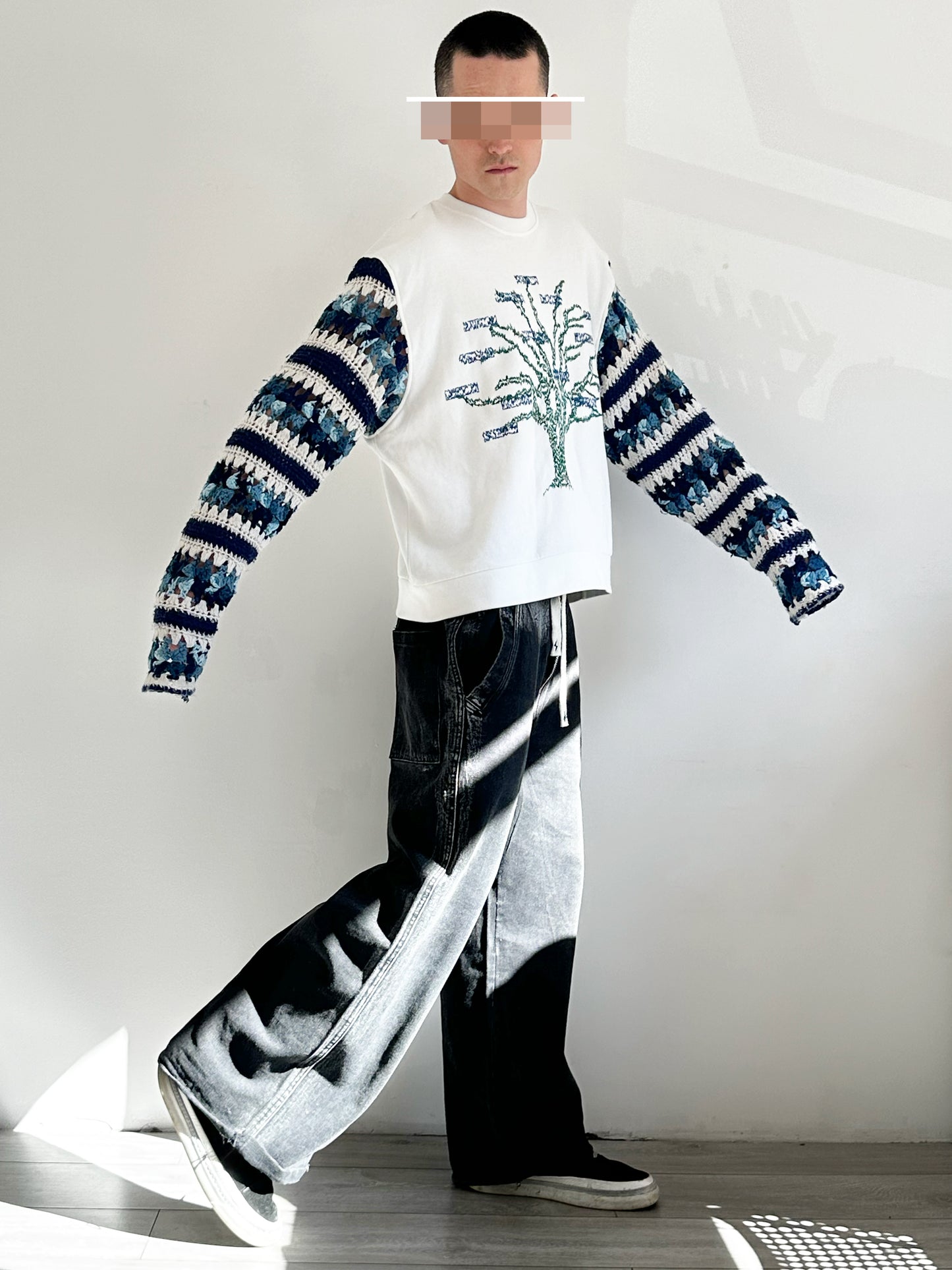 CROCHET CREWNECK {M}