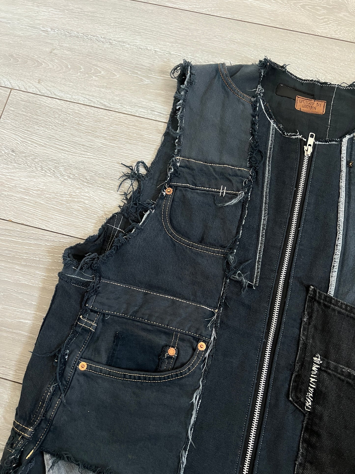 DENIM INFUSION VEST {M}