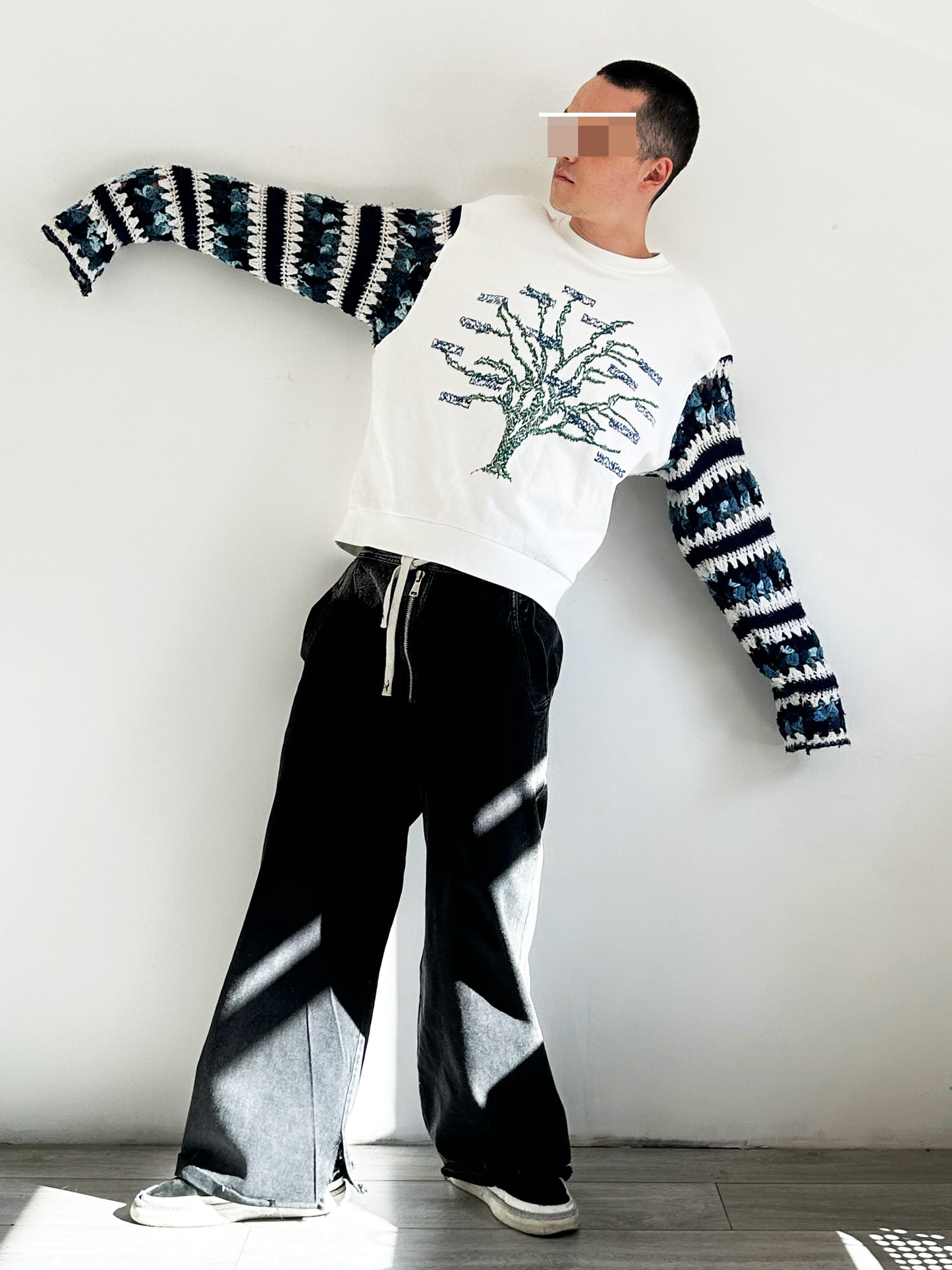 CROCHET CREWNECK {M}